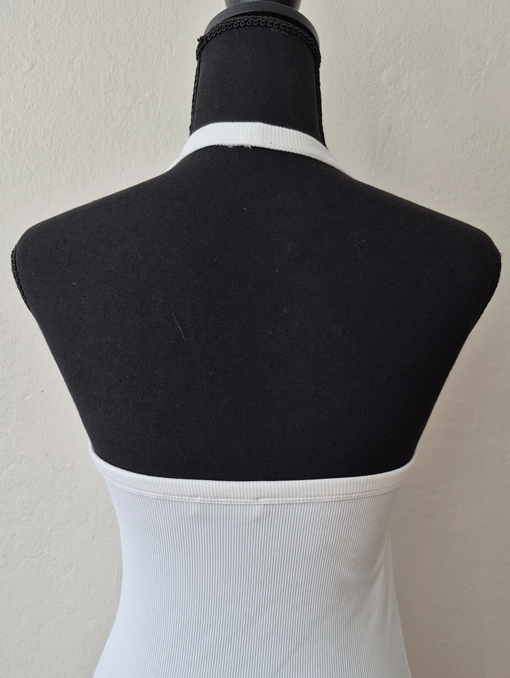 NWOT Babaton Aritzia Maxi White Bodycon Dress Sculpt Rib Knit Halter Neck Sz M